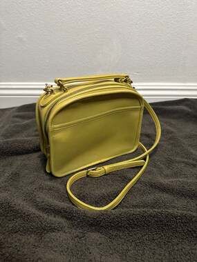 Vintage Coach Lime Green Leather Rambler's Legacy Bag 9991